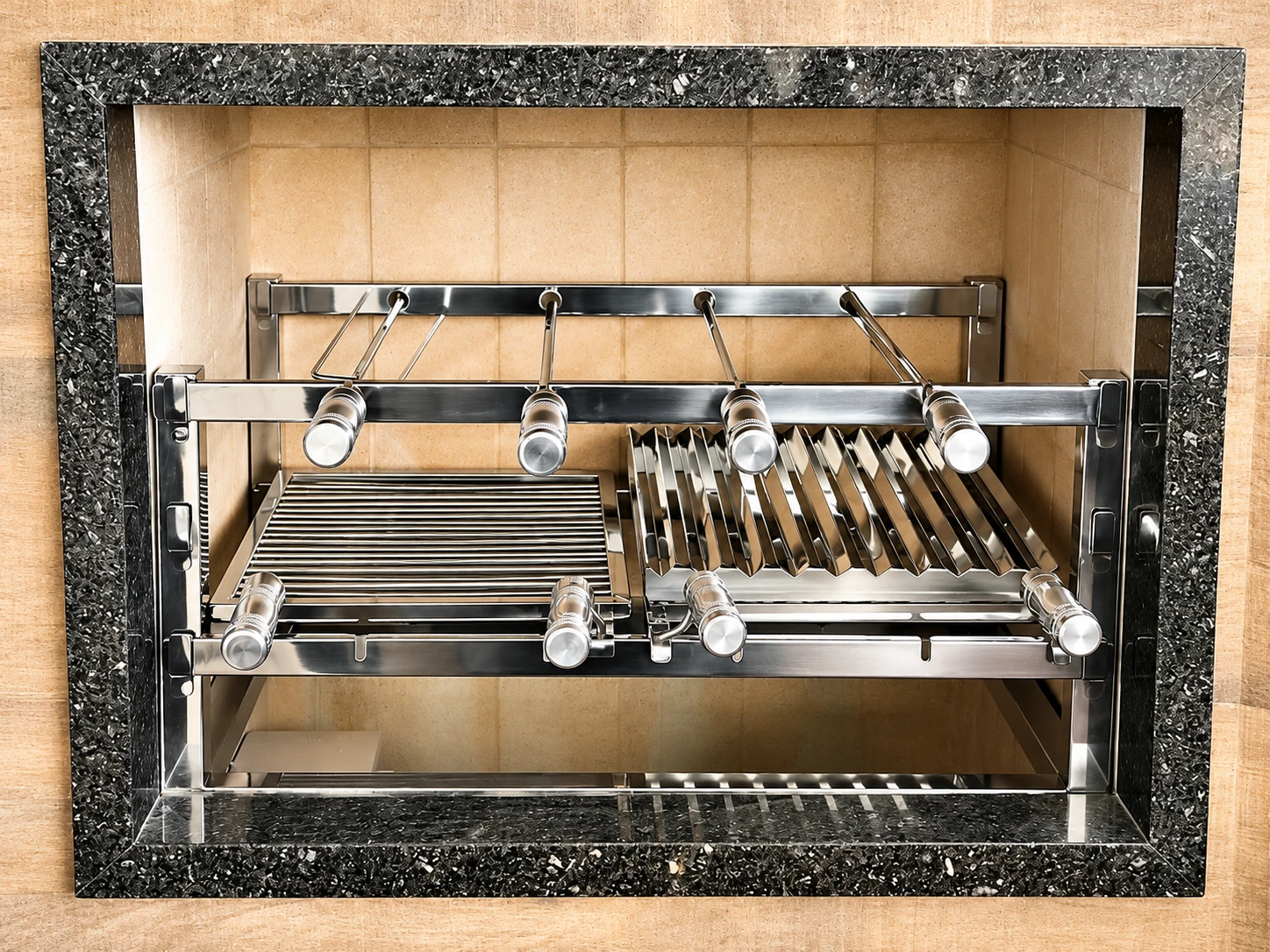 Parrilla em inox com grelhas e sistema de altura regulável